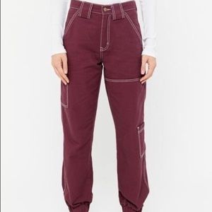 BDG High-Waisted Cargo Jogger Jean – Maroon